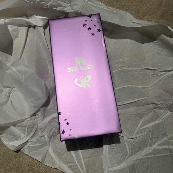 Olivia Rodrigo Limited Edition Stanley Tumbler - Picture 3 of 7